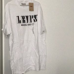 Levi’s T-shirt